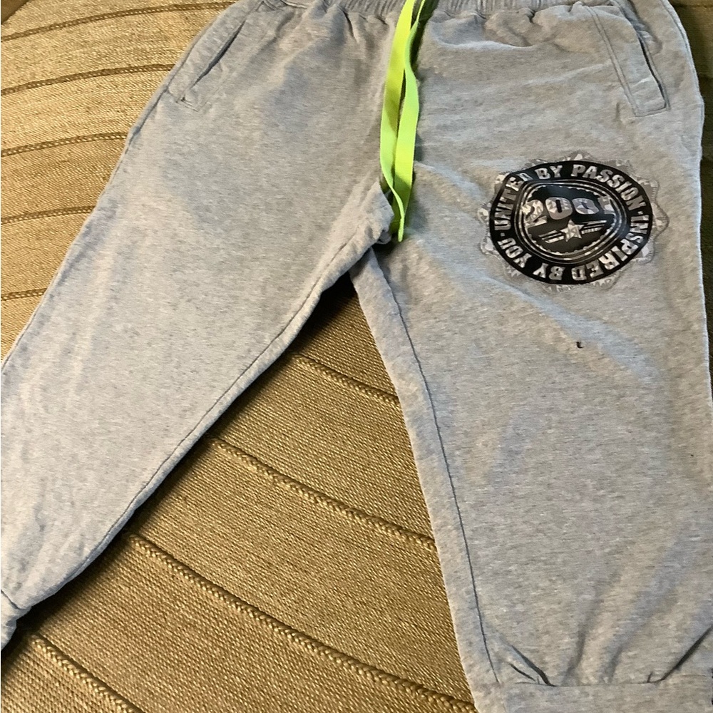 Zumba Fitness Light Gray Cropped Sweatpants with Neon Yellow Drawstring